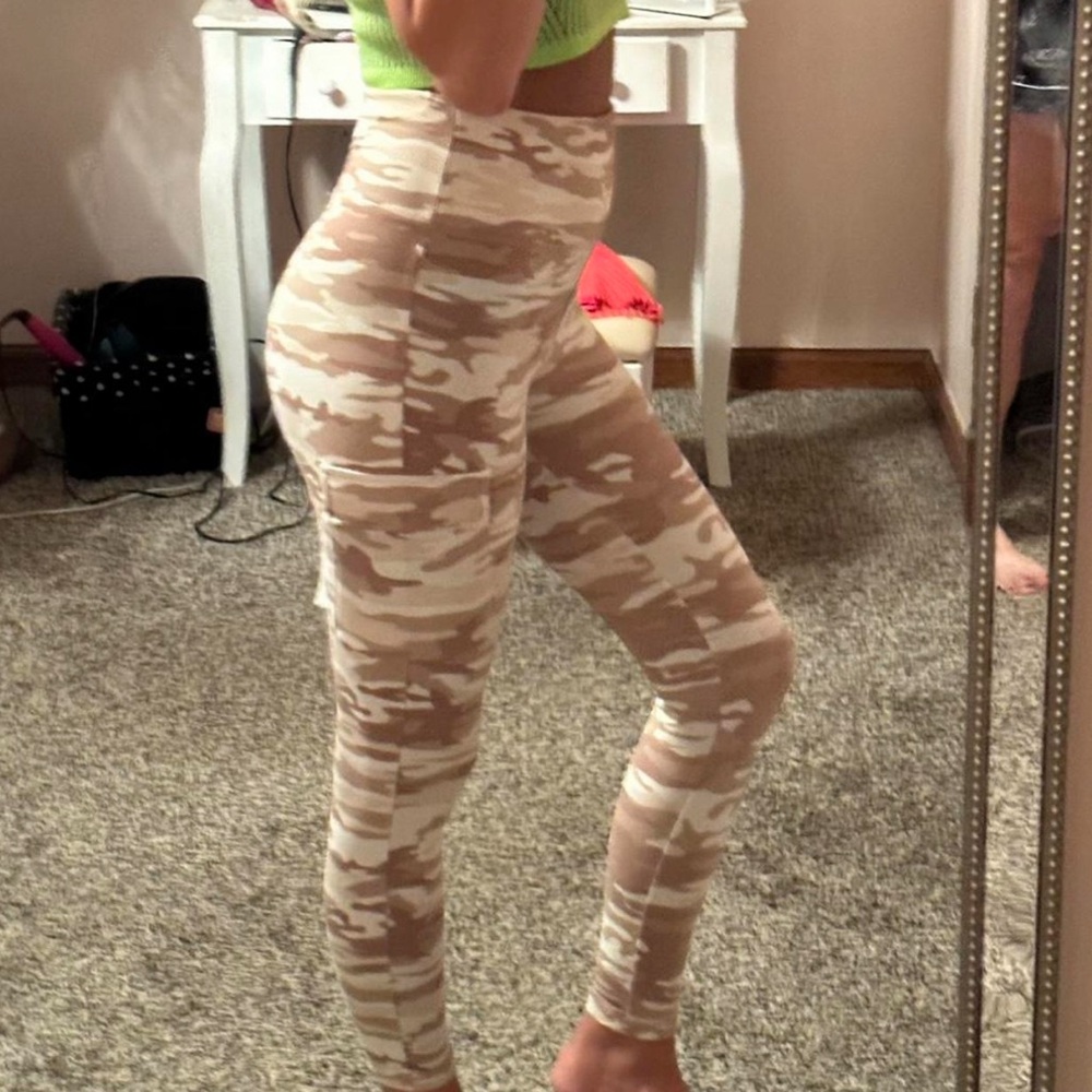 ULTRA FLIRT Brown Camo Pocket Leggings - Picture 2 of 4